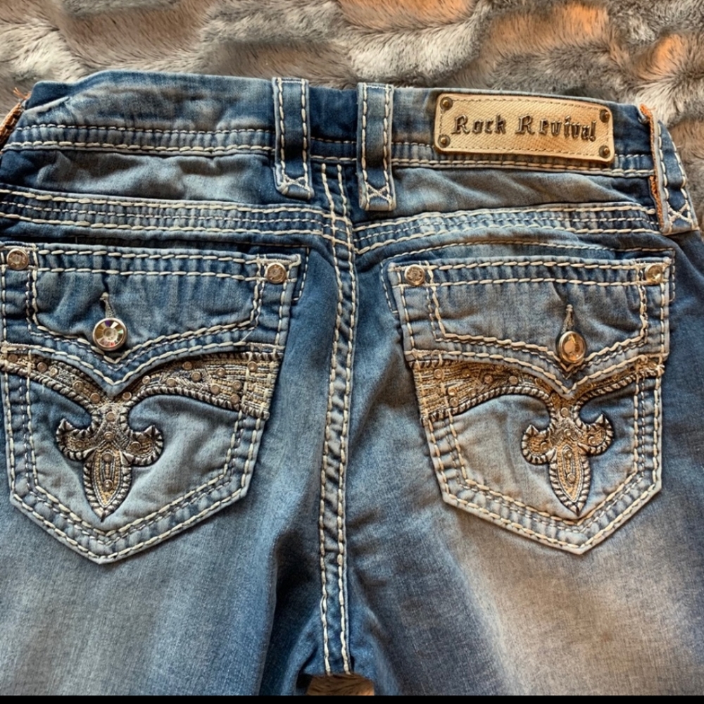 COPY - Like new size 28 Rock Revival jeans